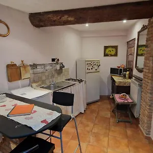 Monolocale In Tipica Casa Ligure , Genova Italia